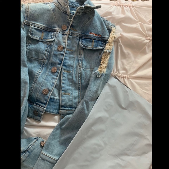 TRADE - Picture 1 of 2